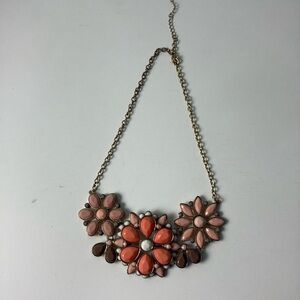 Chunky floral necklace